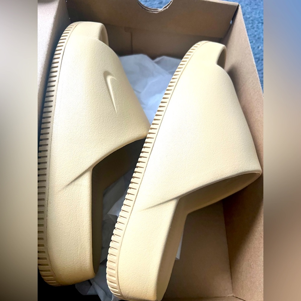 Nike Men's Beige Slides
